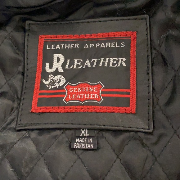 Leather jacket - Picture 3 of 3